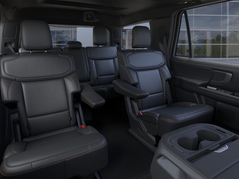 Ford Expedition Vehicle Full-screen Gallery Image 13