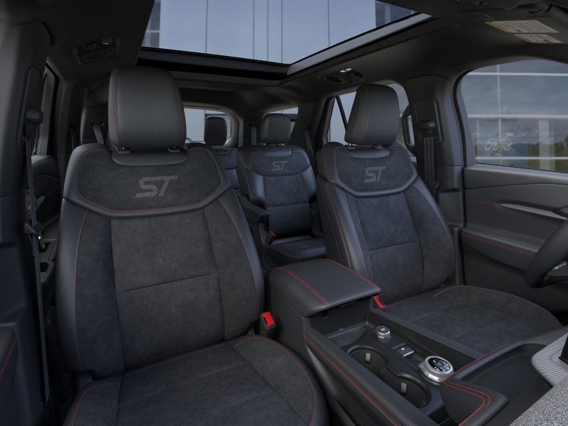 Ford Explorer Vehicle Full-screen Gallery Image 12