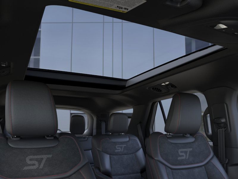 Ford Explorer Vehicle Full-screen Gallery Image 24