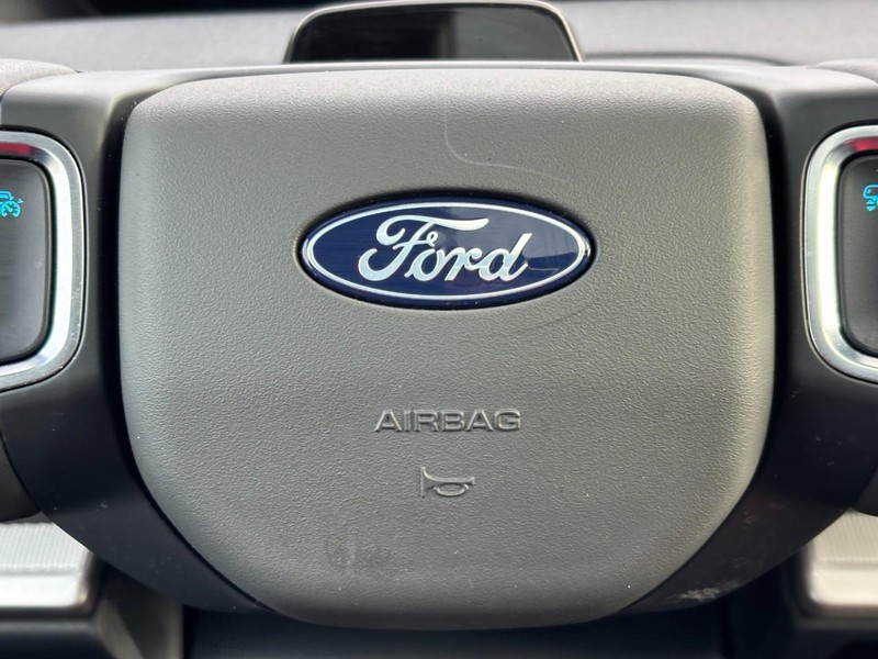 Ford Expedition Vehicle Full-screen Gallery Image 22