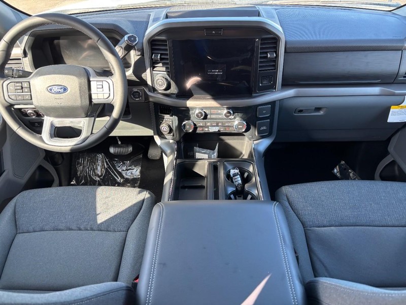 Ford F-150 Vehicle Full-screen Gallery Image 14