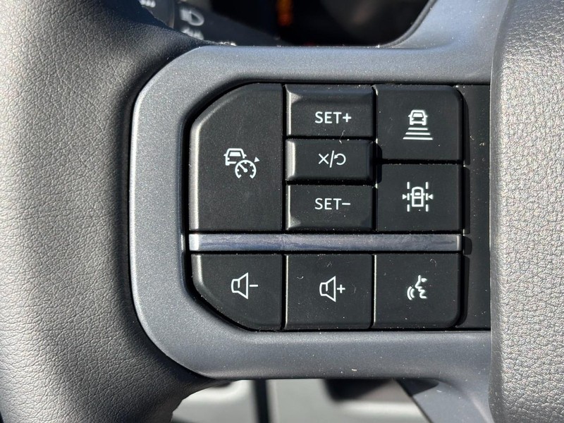 Ford F-150 Vehicle Full-screen Gallery Image 19