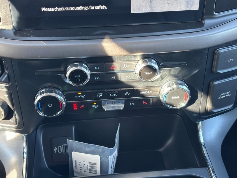 Ford F-150 Vehicle Full-screen Gallery Image 25