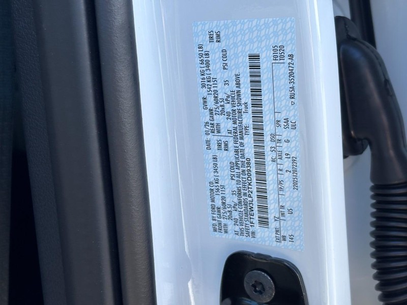 Ford F-150 Vehicle Full-screen Gallery Image 26