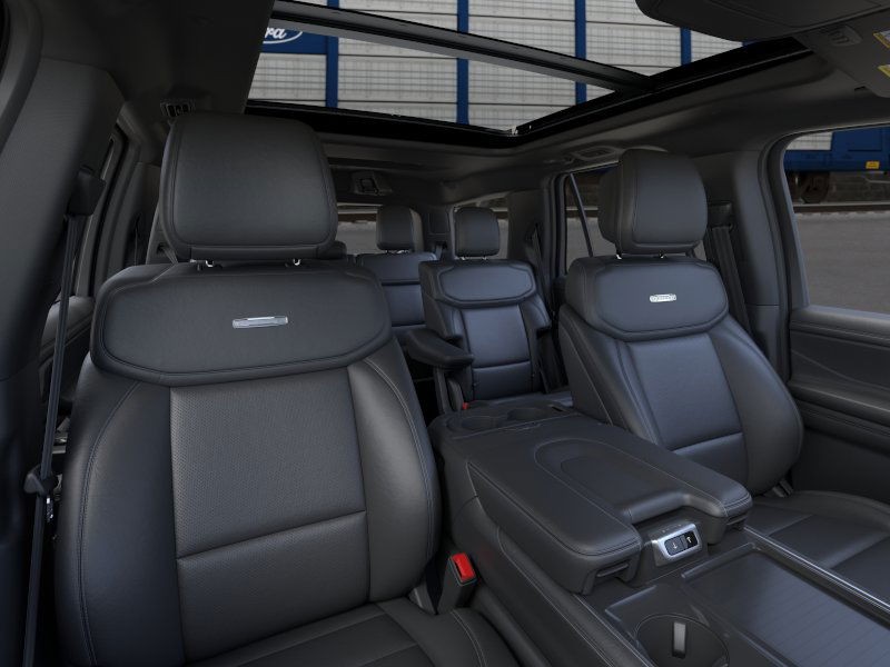 Ford Expedition Vehicle Full-screen Gallery Image 12