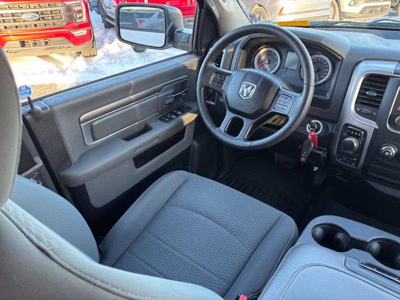 Ram 1500 Vehicle Full-screen Gallery Image 13