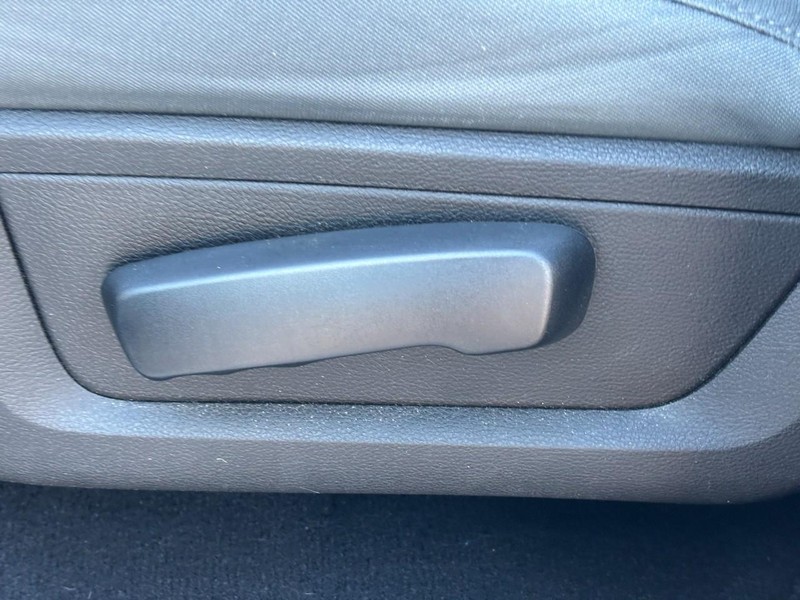 Ram 1500 Vehicle Full-screen Gallery Image 16