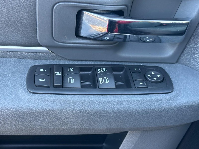 Ram 1500 Vehicle Full-screen Gallery Image 17