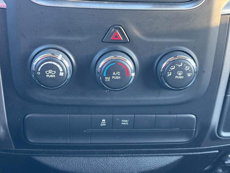 Ram 1500 Vehicle Full-screen Gallery Image 24