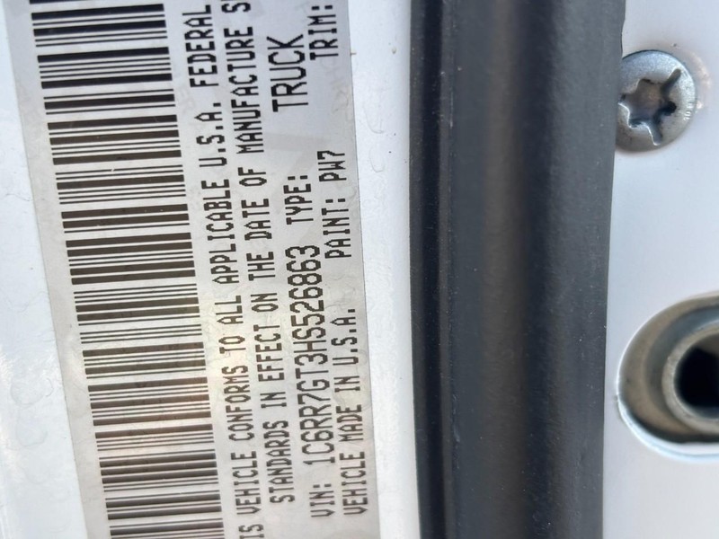 Ram 1500 Vehicle Full-screen Gallery Image 25