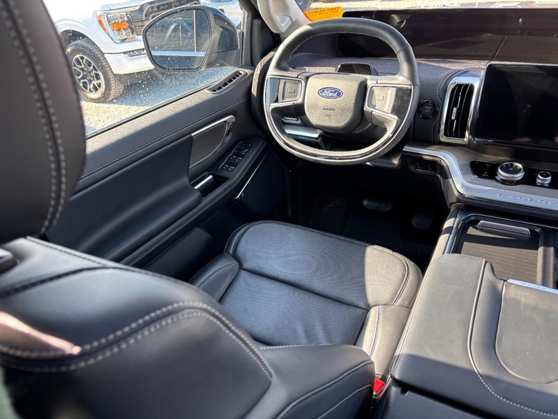 Ford Expedition Vehicle Full-screen Gallery Image 14