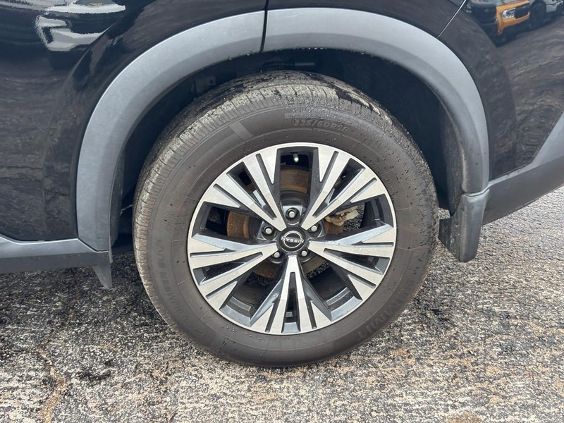 Nissan Rogue Vehicle Image 11