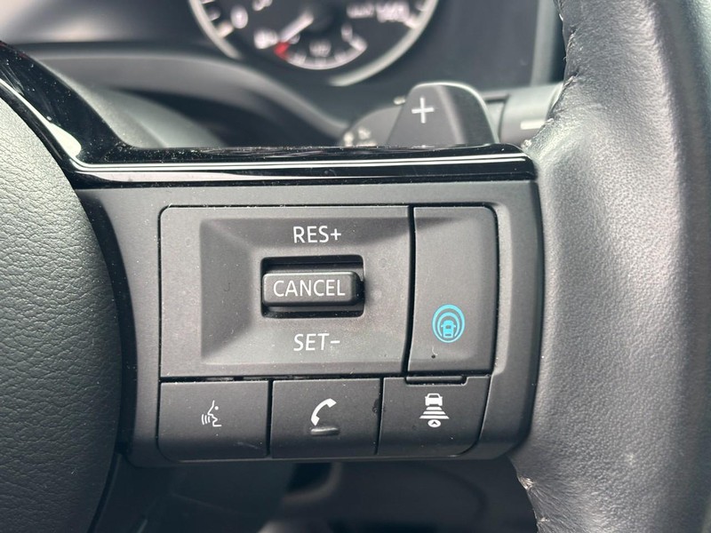 Nissan Rogue Vehicle Image 19