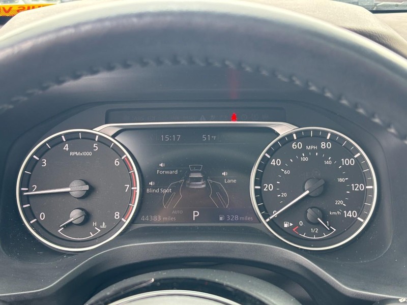 Nissan Rogue Vehicle Image 20