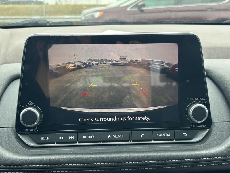 Nissan Rogue Vehicle Image 22