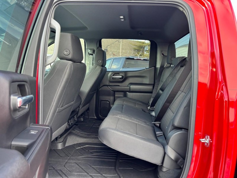 Chevrolet Silverado 1500 Vehicle Full-screen Gallery Image 10