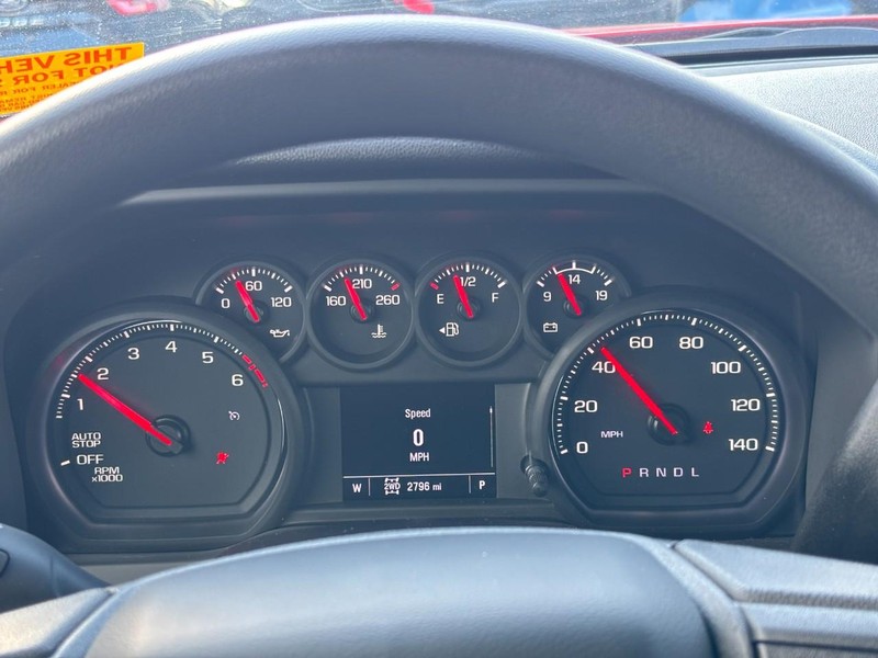 Chevrolet Silverado 1500 Vehicle Full-screen Gallery Image 19