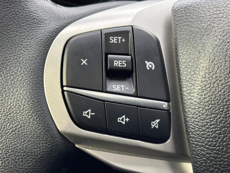 Ford Explorer Vehicle Full-screen Gallery Image 20