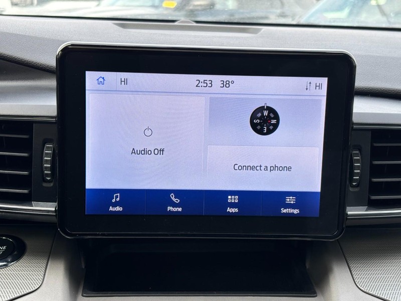 Ford Explorer Vehicle Full-screen Gallery Image 24