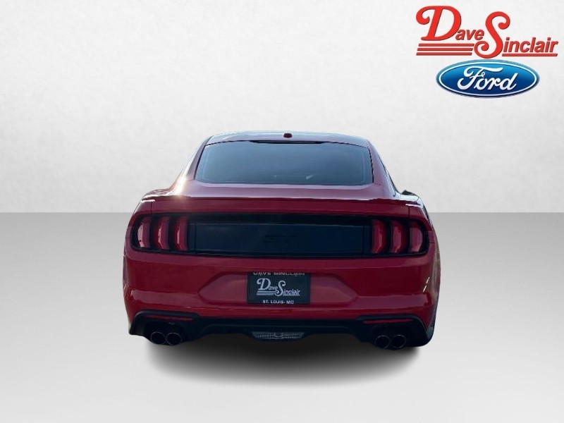 Ford Mustang Vehicle Full-screen Gallery Image 08