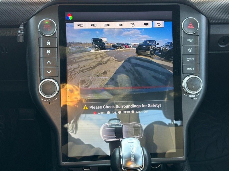 Ford Mustang Vehicle Full-screen Gallery Image 23