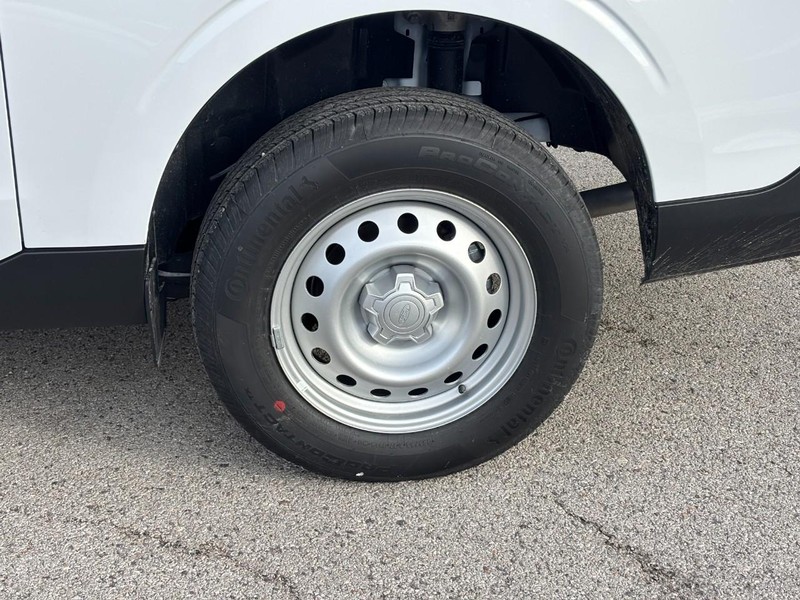 Ford Maverick Vehicle Image 11