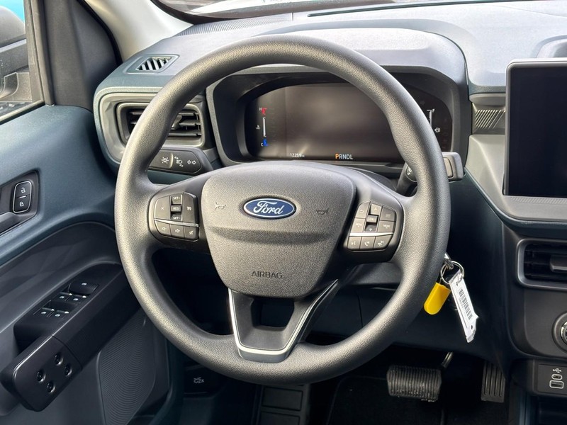 Ford Maverick Vehicle Image 14