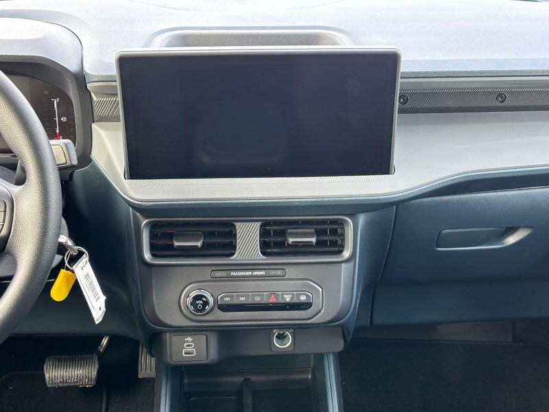 Ford Maverick Vehicle Image 15