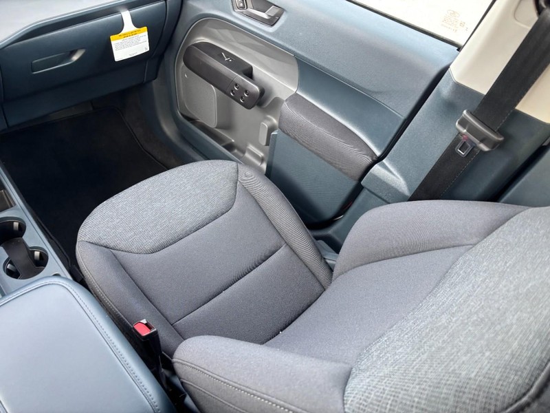 Ford Maverick Vehicle Image 16