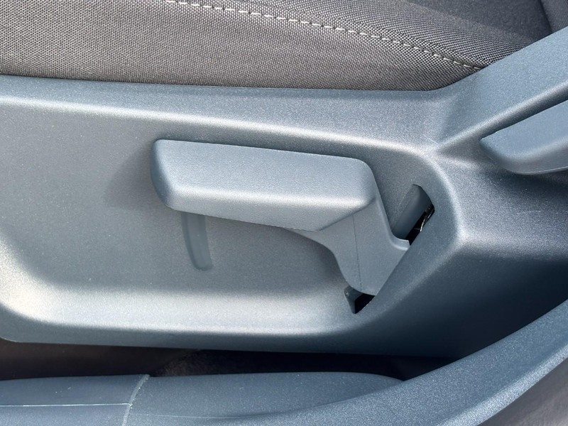 Ford Maverick Vehicle Image 17