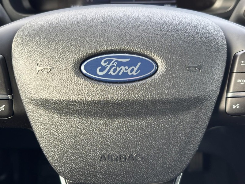 Ford Maverick Vehicle Image 21