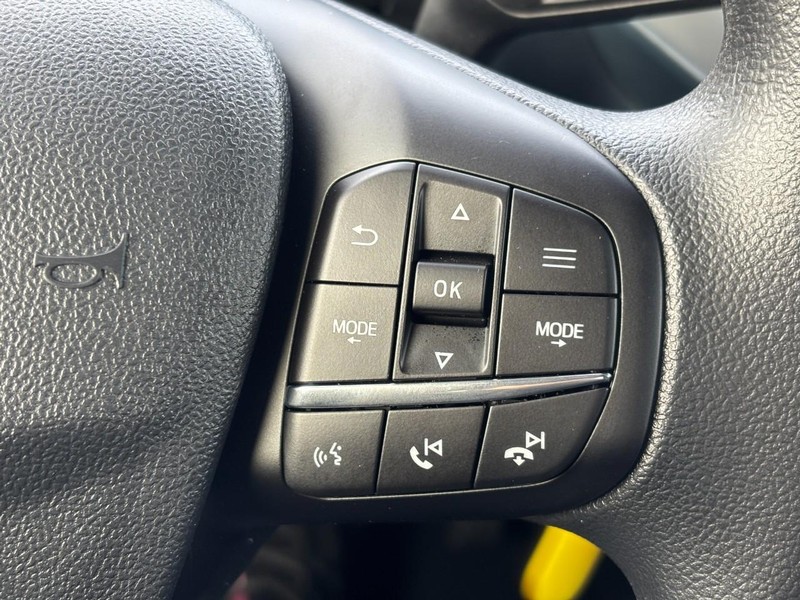 Ford Maverick Vehicle Image 22