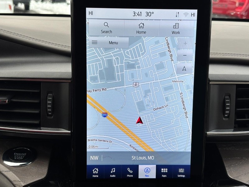 Ford Explorer Vehicle Full-screen Gallery Image 25