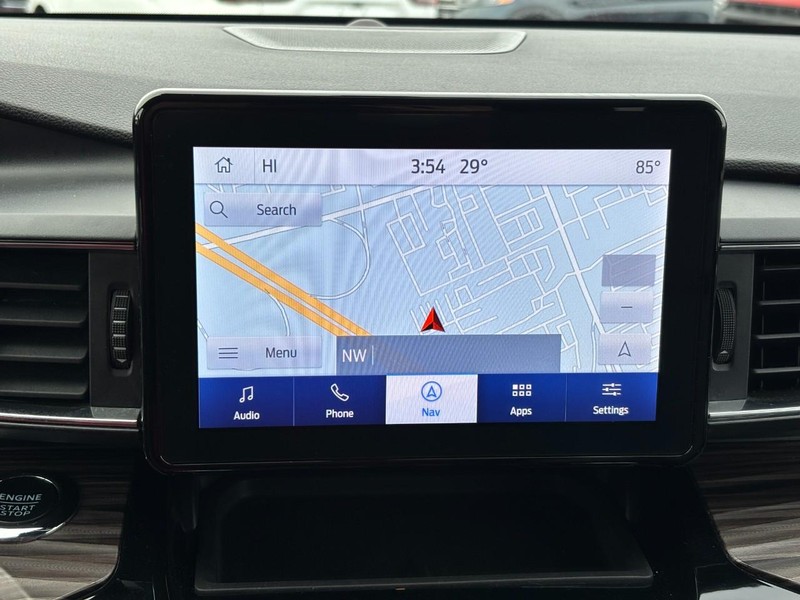 Ford Explorer Vehicle Full-screen Gallery Image 25