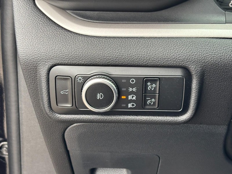 Ford Explorer Vehicle Full-screen Gallery Image 20