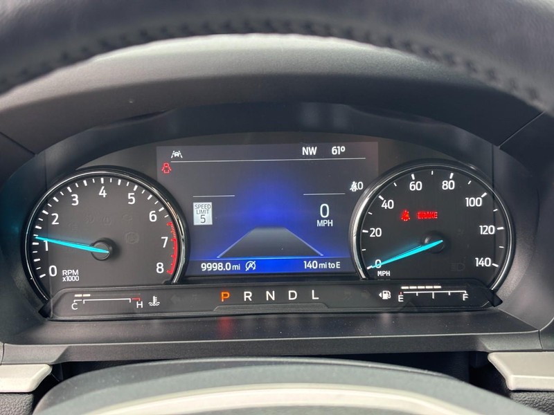 Ford Explorer Vehicle Full-screen Gallery Image 24