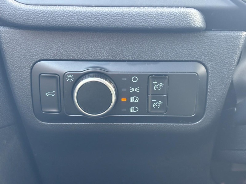 Ford Escape Vehicle Full-screen Gallery Image 18