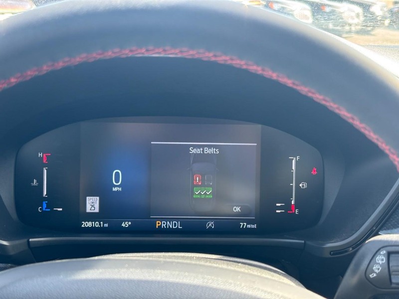 Ford Escape Vehicle Full-screen Gallery Image 22