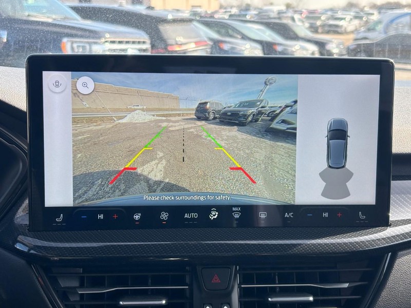 Ford Escape Vehicle Full-screen Gallery Image 24