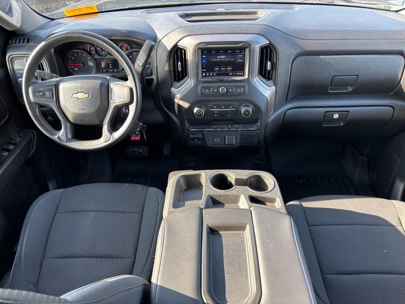 Chevrolet Silverado 1500 Vehicle Full-screen Gallery Image 11