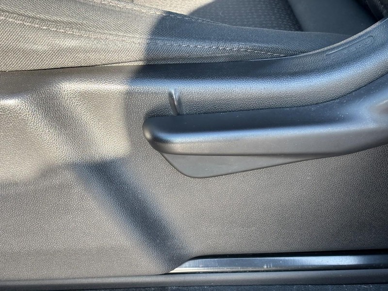 Chevrolet Silverado 1500 Vehicle Full-screen Gallery Image 15