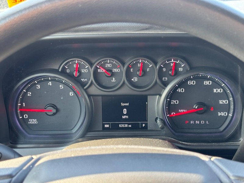 Chevrolet Silverado 1500 Vehicle Full-screen Gallery Image 21