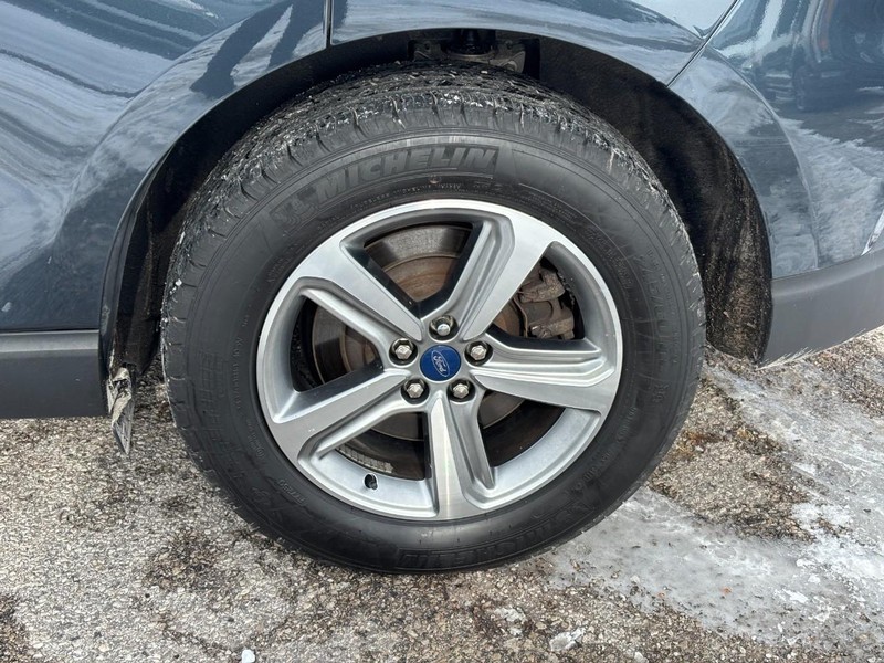 Ford Edge Vehicle Image 11