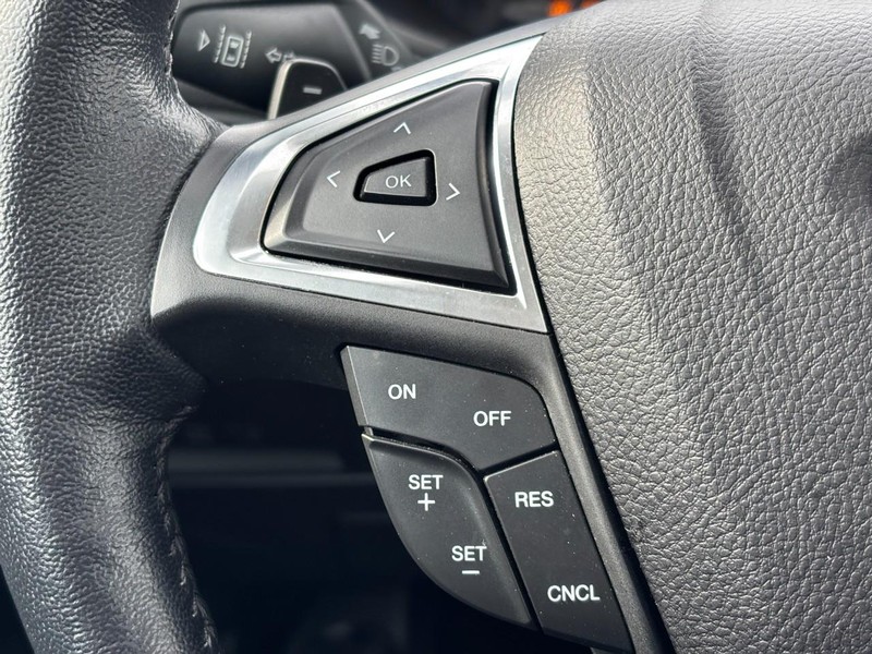 Ford Edge Vehicle Image 19