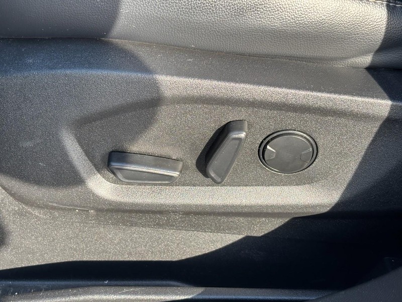 Ford Edge Vehicle Full-screen Gallery Image 17