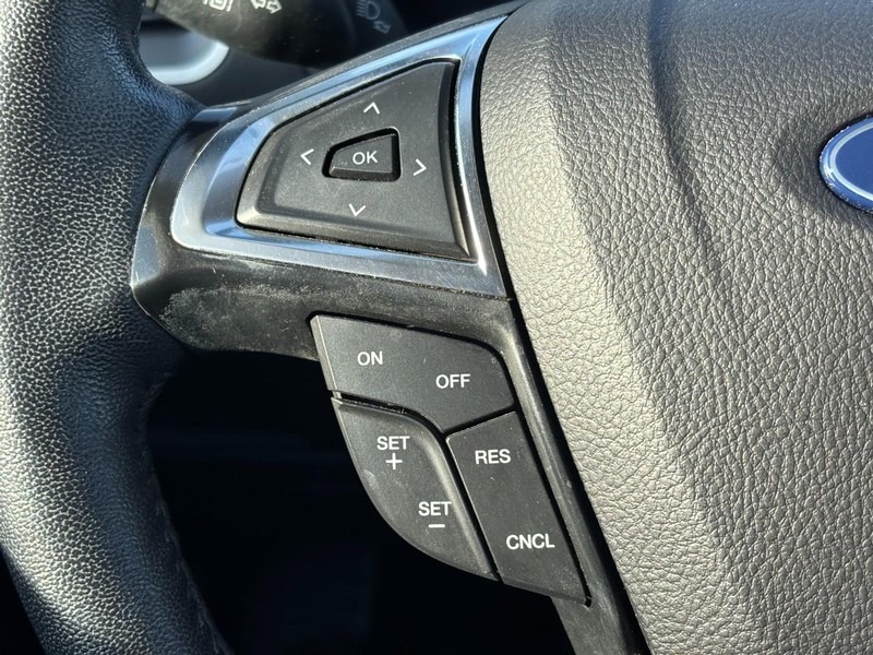 Ford Edge Vehicle Full-screen Gallery Image 20