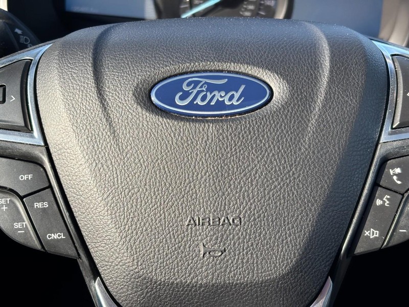 Ford Edge Vehicle Full-screen Gallery Image 21