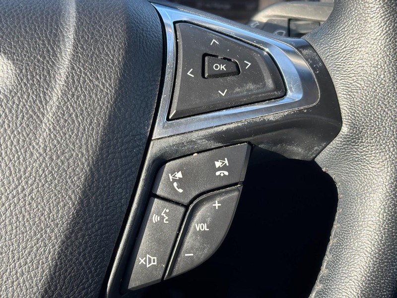 Ford Edge Vehicle Full-screen Gallery Image 22