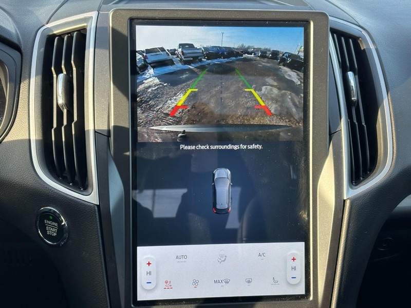 Ford Edge Vehicle Full-screen Gallery Image 25