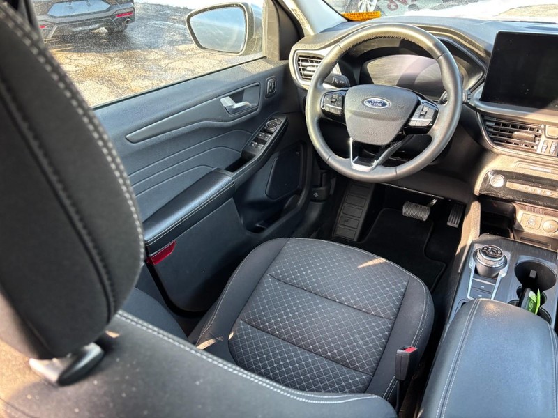 Ford Escape Vehicle Image 13